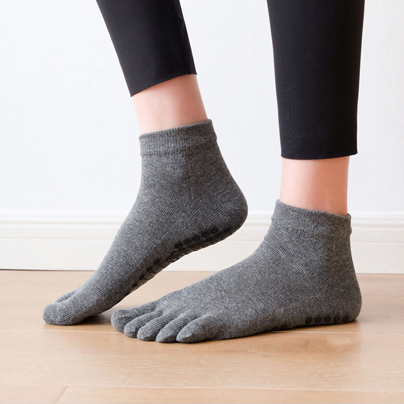 ถุงเท้าซิลิโคนกันลื่นสำหรับผู้ - Yoga Mat บทวิจารณ์และราคา