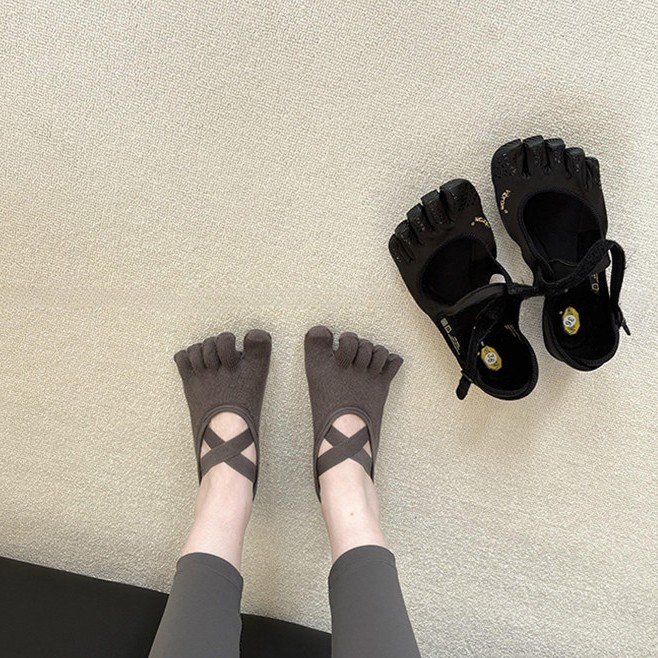 ถุงเท้าโยคะแบบไขว้สำหรับผู้หญิ - Yoga Mat บทวิจารณ์และราคา